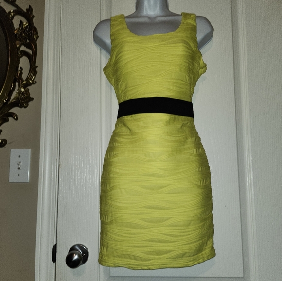 FOREVER21 Florescent yellow bodycon dress with black waist detail in size MED - Picture 4 of 15